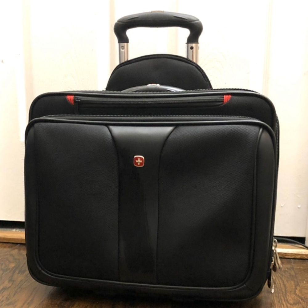 Patriot wheeled travel luggage - Picture 2 of 16